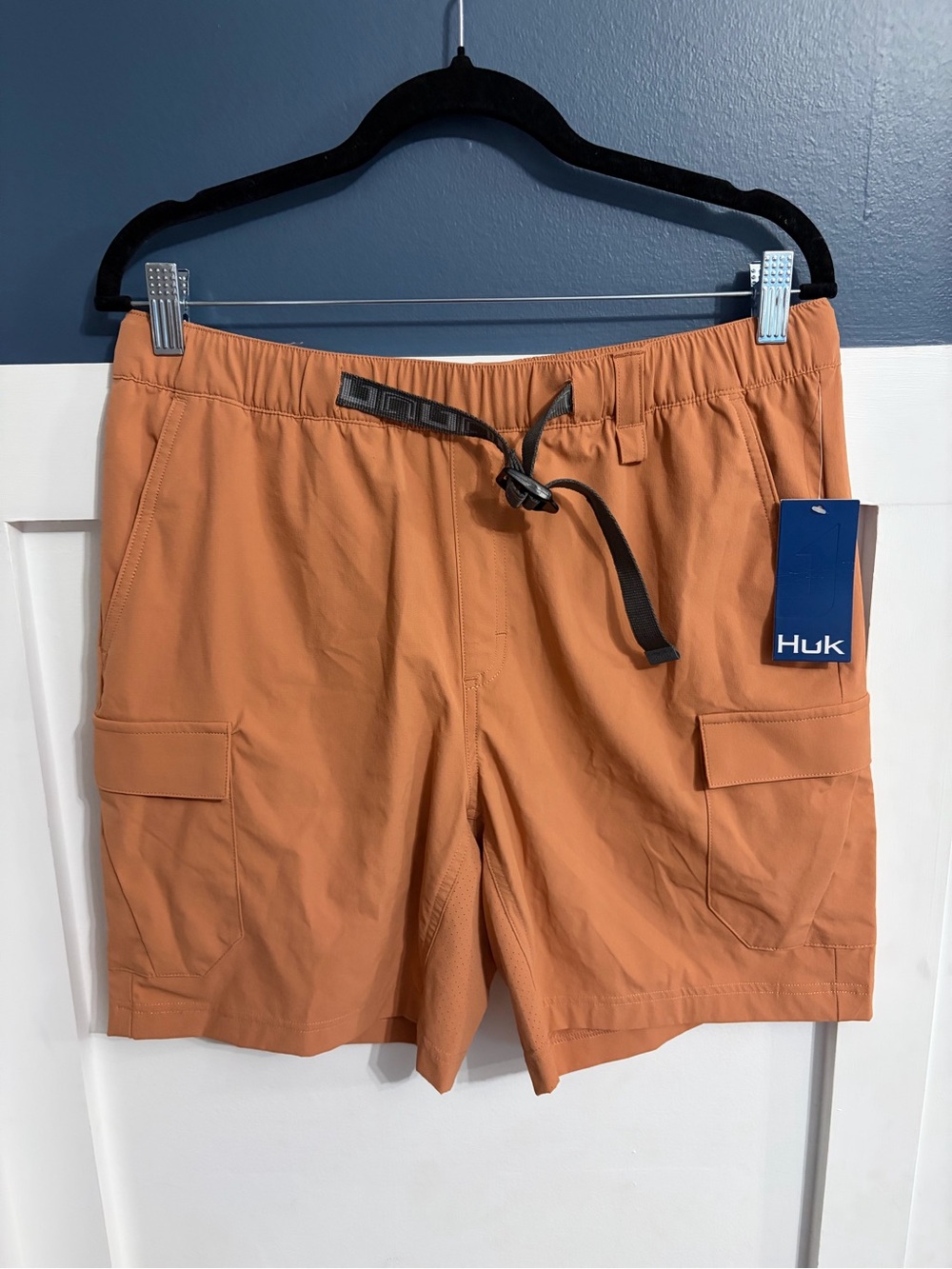Huk Men's Creekbed Quickdry Stretch Cargo Short Sunburn Orange Size Medium NWT